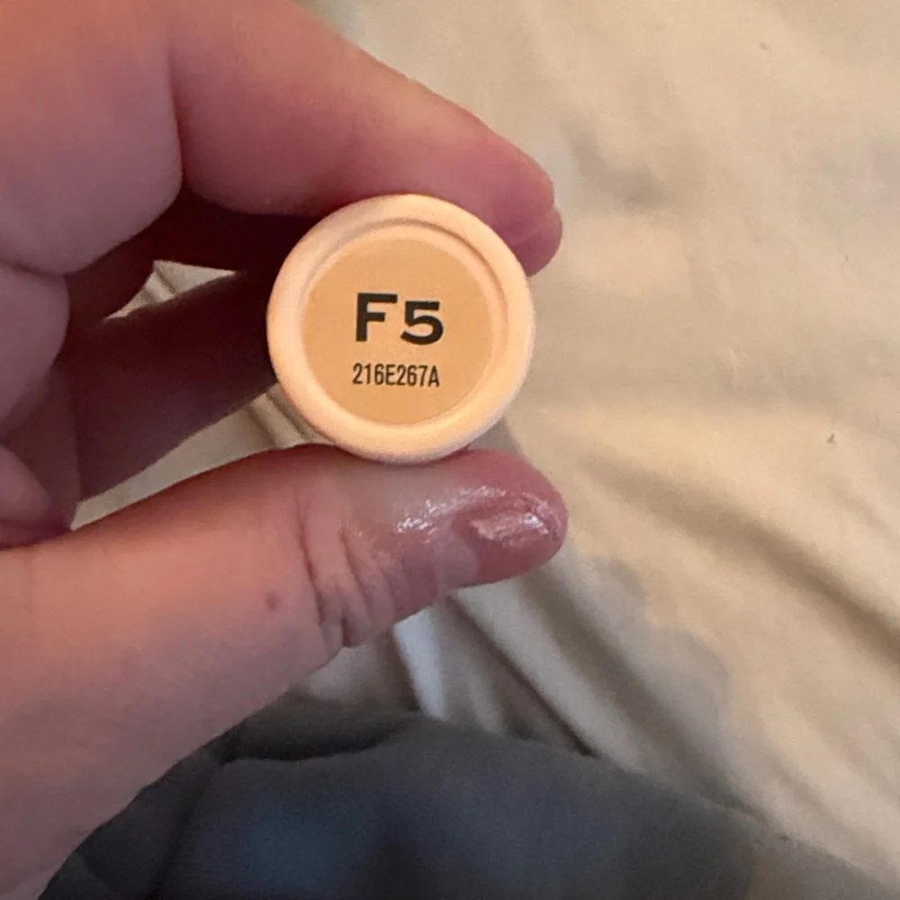Revolution stick foundation‎